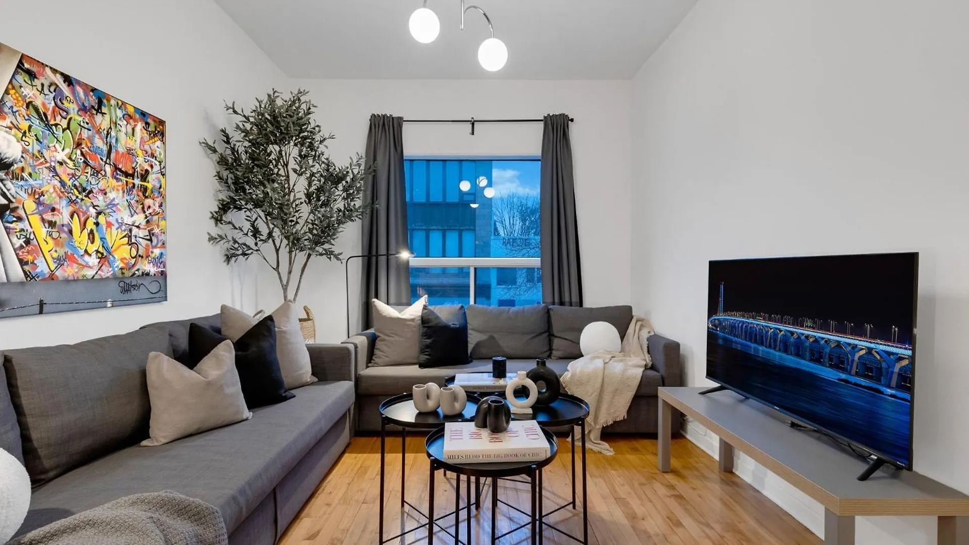 Liv Mtl Avenue Aparthotel Montreal Canada