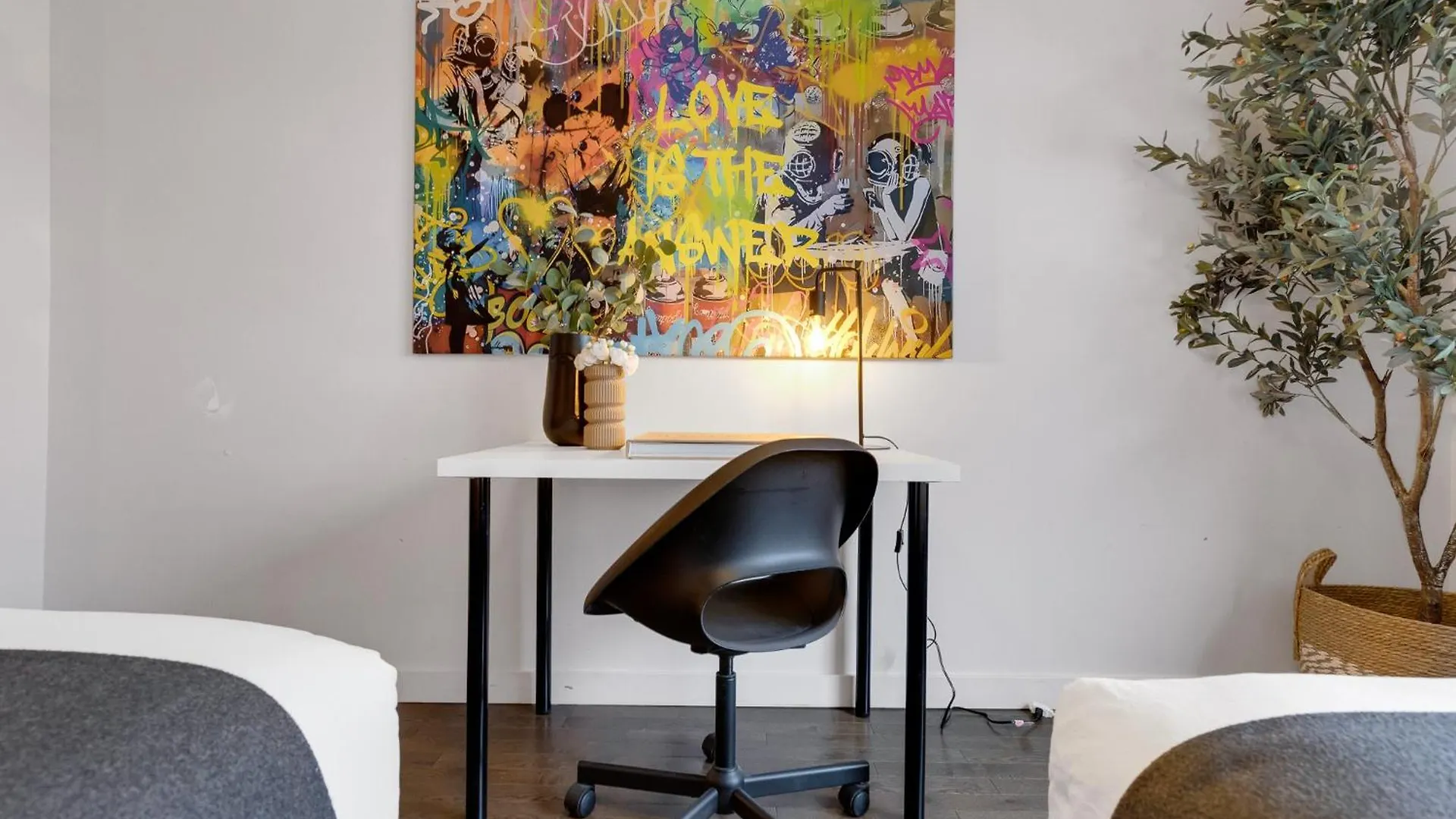 Liv Mtl Avenue Aparthotel Montreal